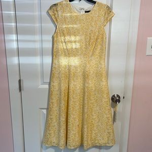 Tommy Hilfiger cap sleeve yellow lace dress. Size 8